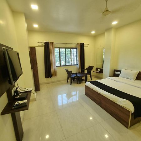 The Living Space Lonavala Buitenkant foto