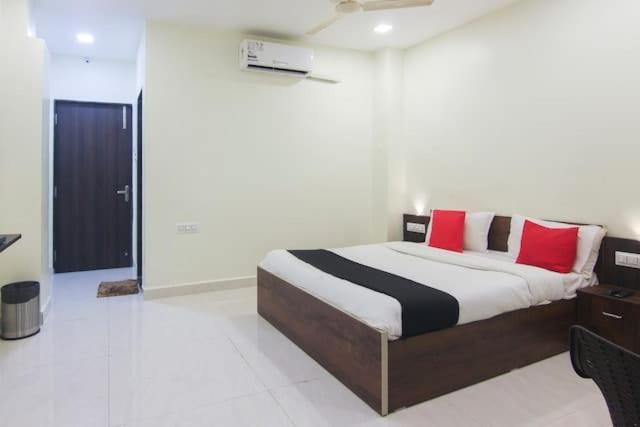 The Living Space Lonavala Buitenkant foto