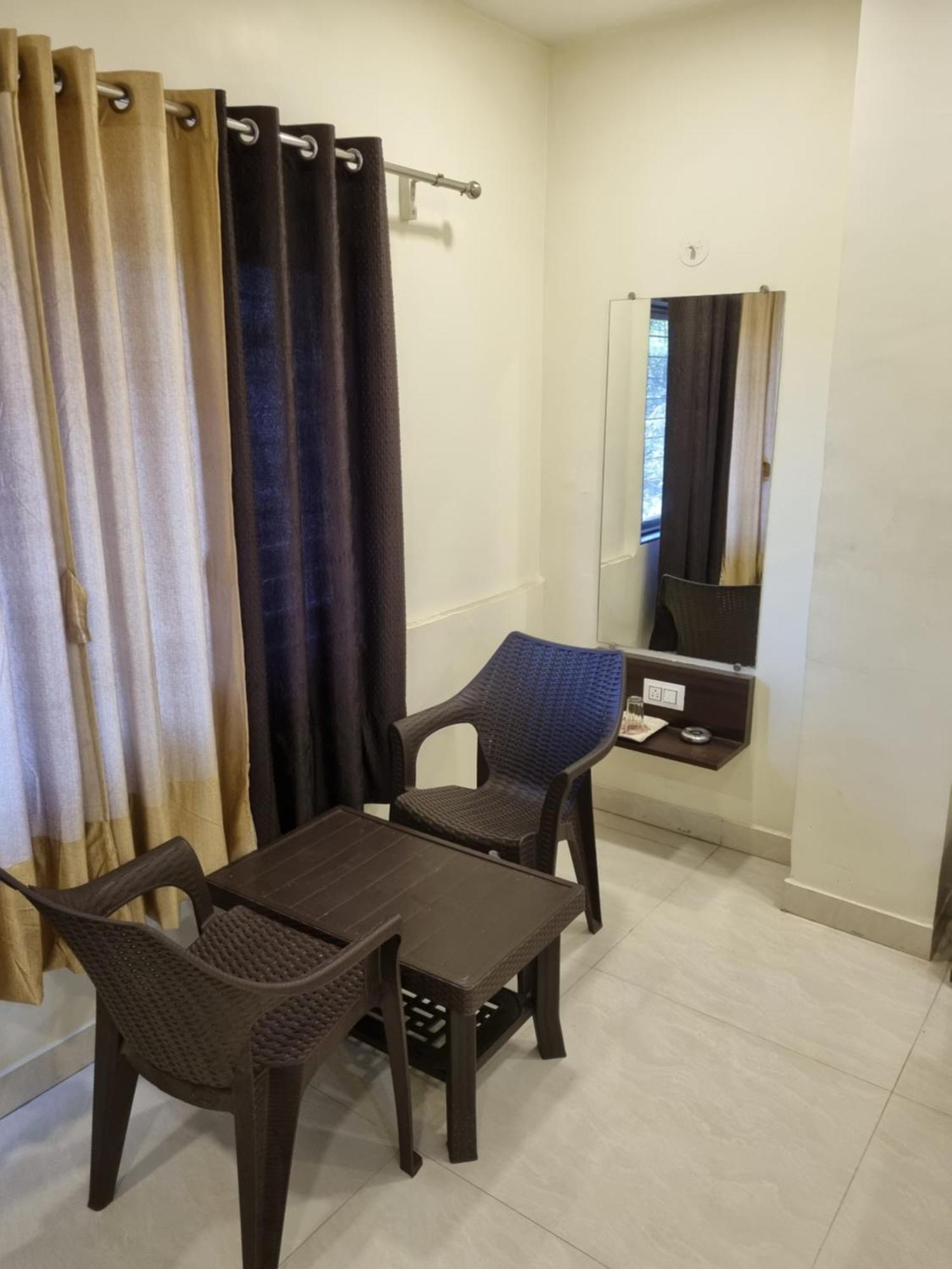 The Living Space Lonavala Buitenkant foto