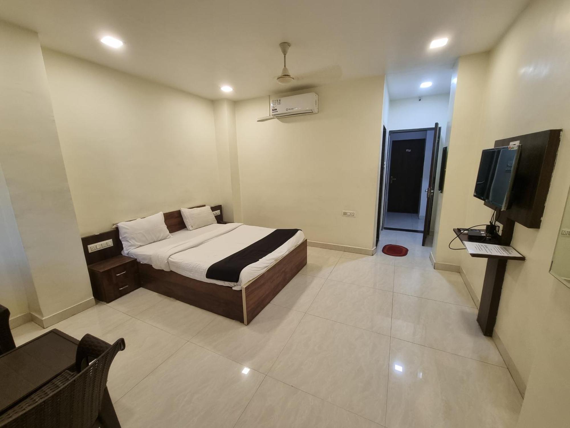 The Living Space Lonavala Buitenkant foto