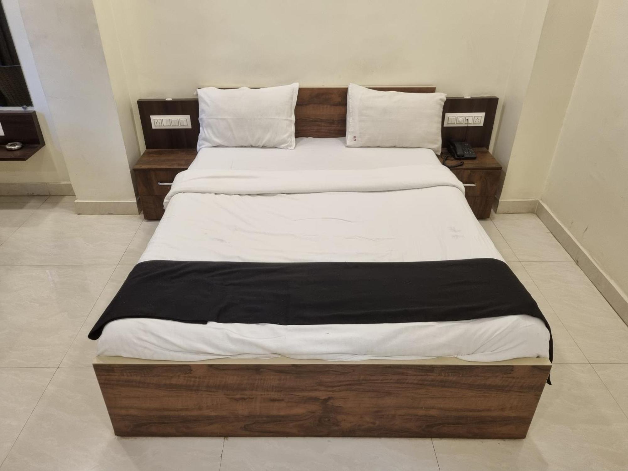 The Living Space Lonavala Buitenkant foto