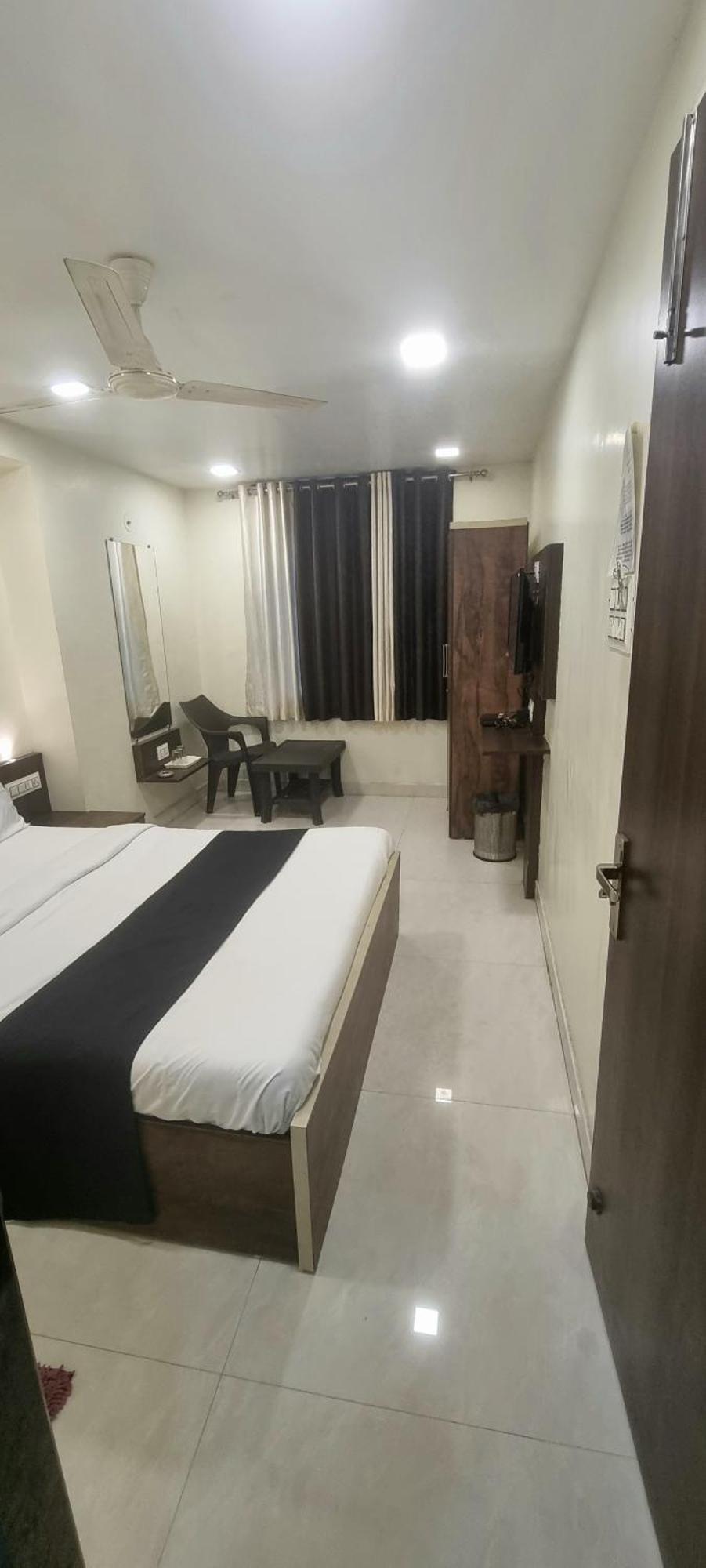 The Living Space Lonavala Buitenkant foto