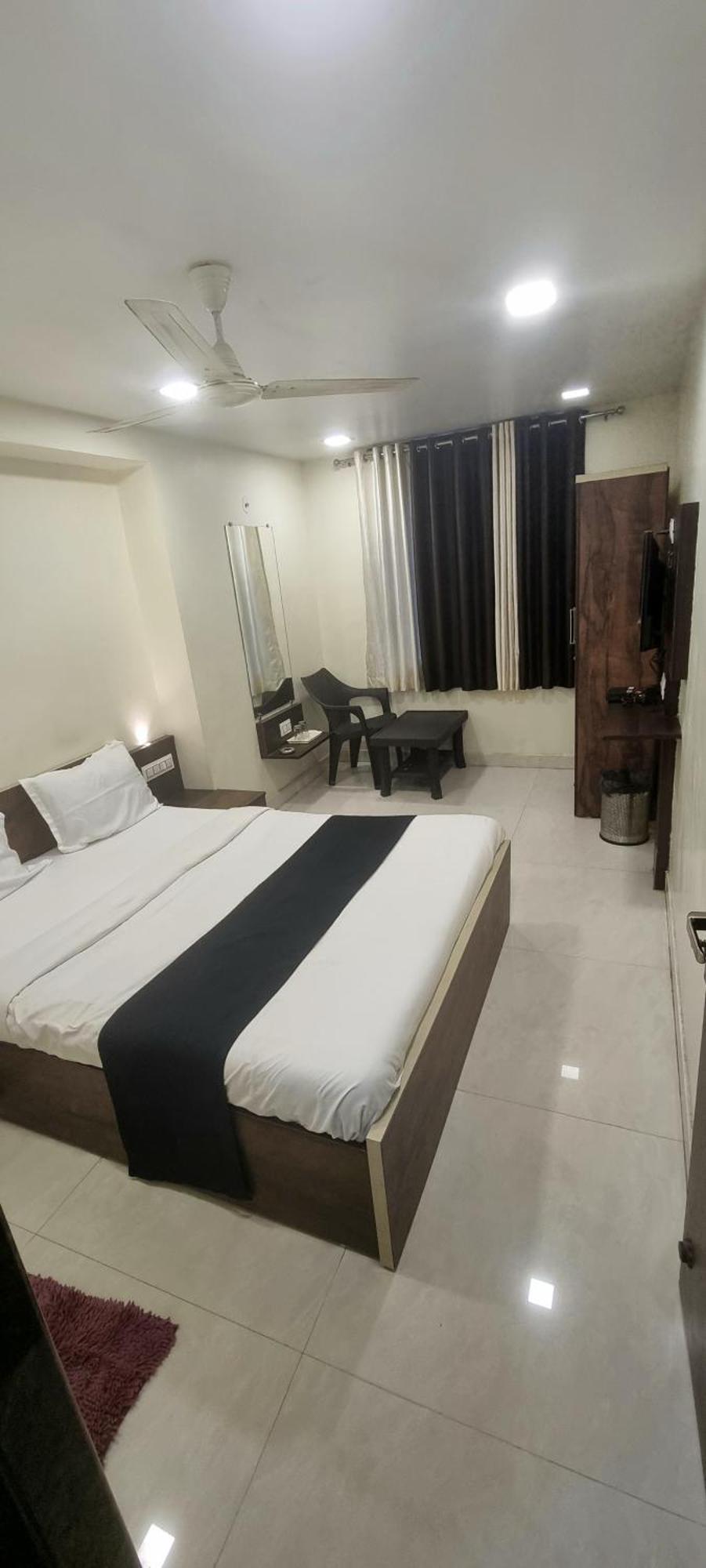 The Living Space Lonavala Buitenkant foto